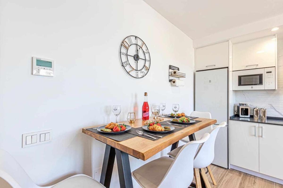 797 Holiday Rentals - Benalbeach- Moderno piso para 5 con vistas al mar Benalmádena Exterior foto
