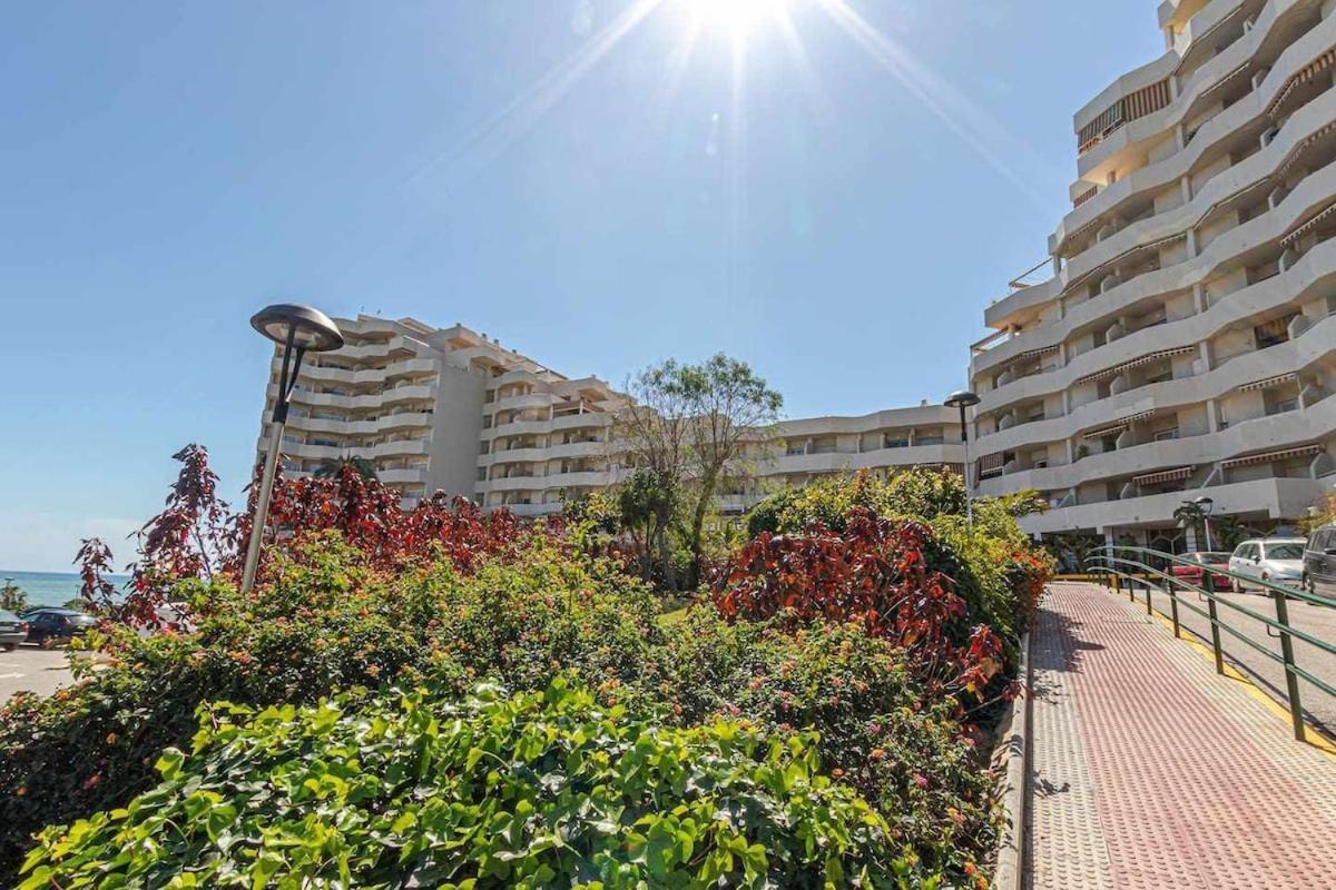797 Holiday Rentals - Benalbeach- Moderno piso para 5 con vistas al mar Benalmádena Exterior foto